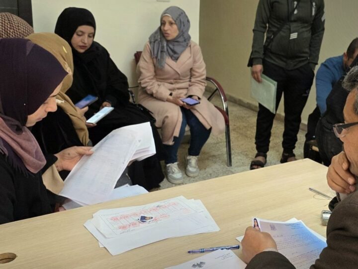 Gesundheitsbehörde in al-Hasaka fordert Rückkehr entlassener Mitarbeiter