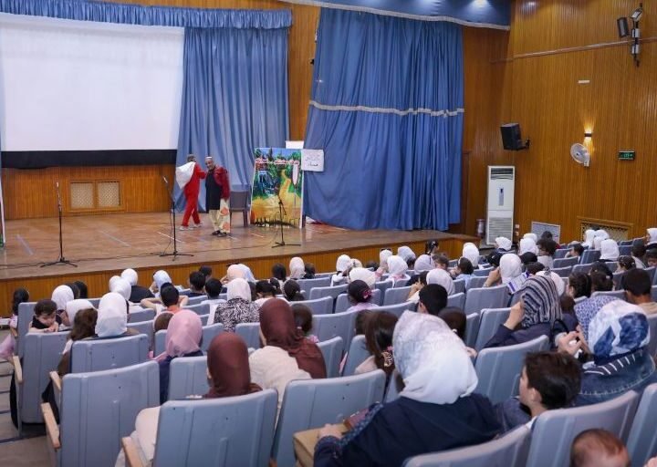 Kulturelle Bildung für Kinder: Theaterstück „Hذاء الطنبوري“ in Damaskus