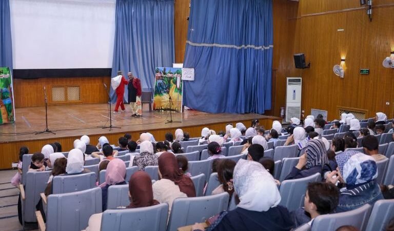 Kulturelle Bildung für Kinder: Theaterstück „Hذاء الطنبوري“ in Damaskus