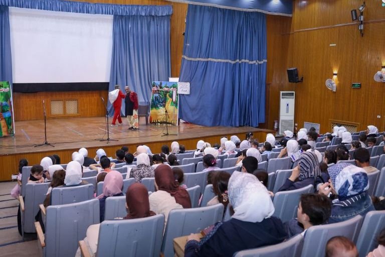 Kulturelle Bildung für Kinder: Theaterstück „Hذاء الطنبوري“ in Damaskus