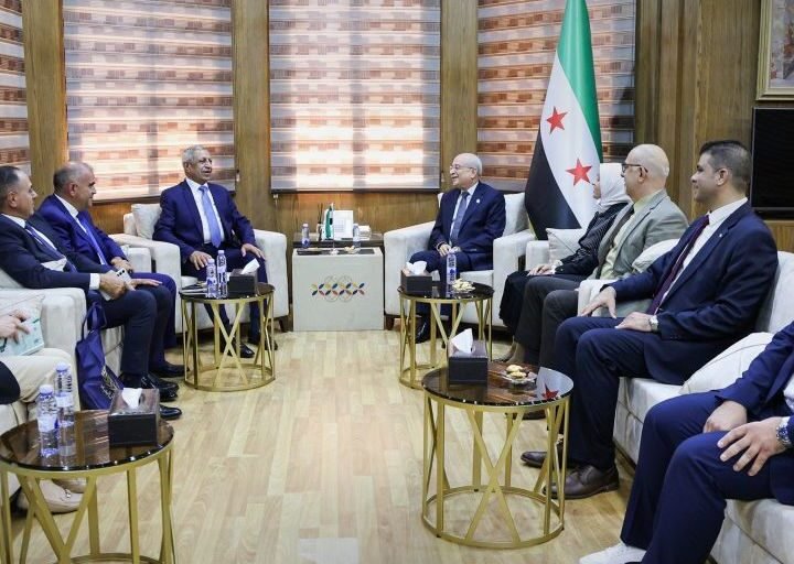 Syrien und Arabische Akademie prüfen Ausbau der Zusammenarbeit im Verkehr