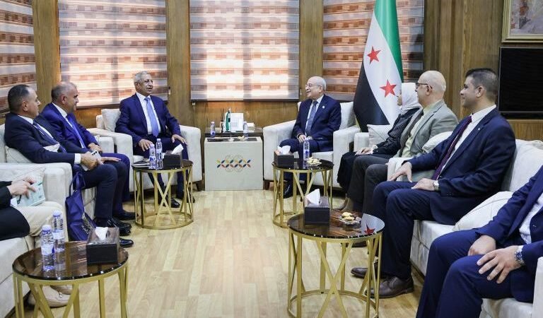 Syrien und Arabische Akademie prüfen Ausbau der Zusammenarbeit im Verkehr