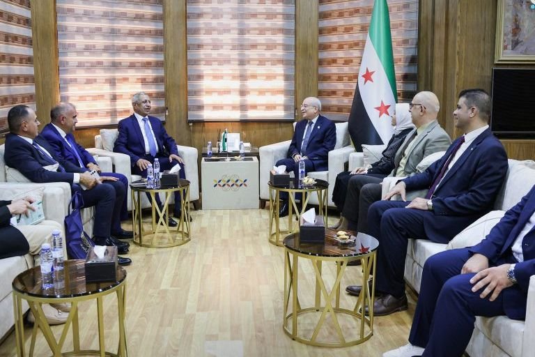 Syrien und Arabische Akademie prüfen Ausbau der Zusammenarbeit im Verkehr
