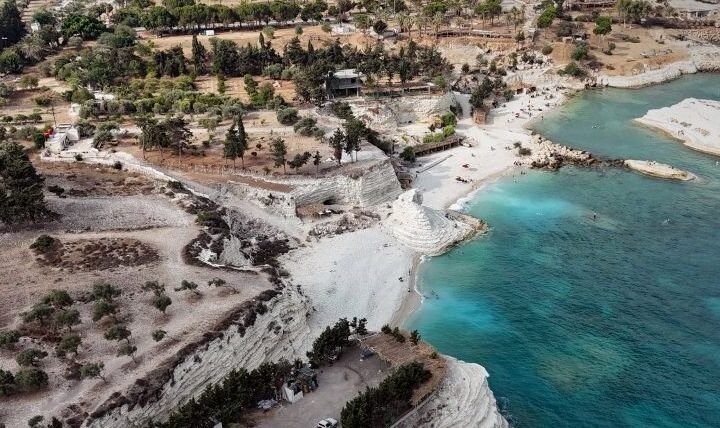 Mildes Sommerwetter und leichte Regenschauer in Syrien