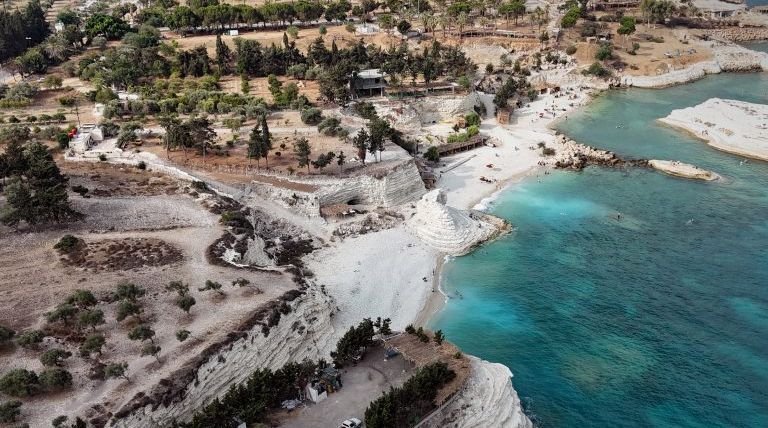Mildes Sommerwetter und leichte Regenschauer in Syrien