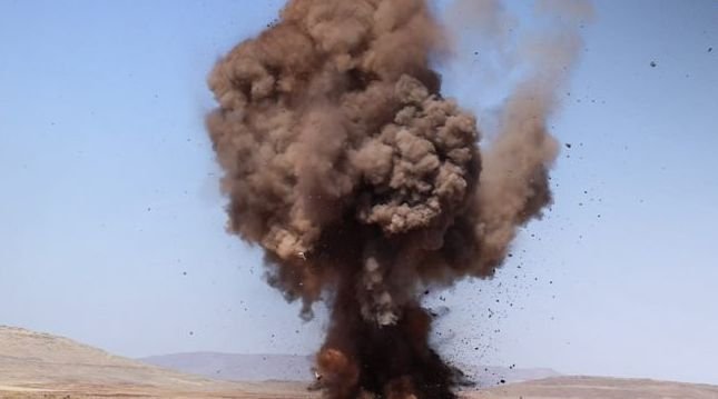 Daraa: Zivilschutz räumt Straße zwischen Bosra al-Scham und Samaj
