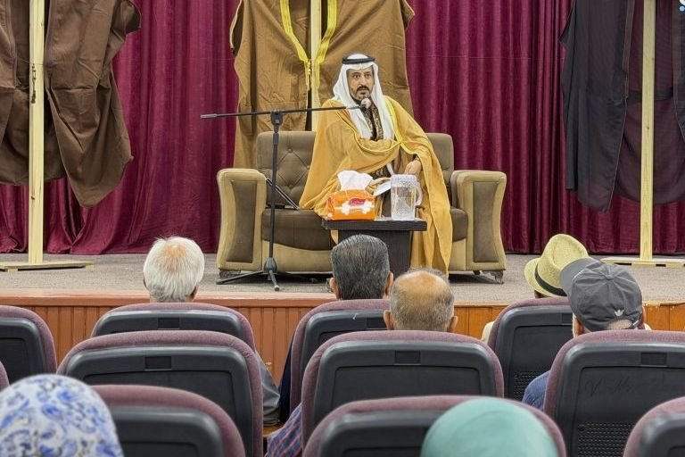 Vortrag in Rakka beleuchtet die Bedeutung der traditionellen Kleidung